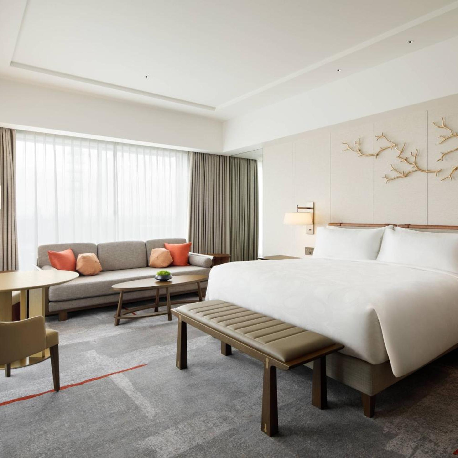 Griffin, Junior Suite, King Bed, City View, Sofa، JW Marriott Hotel Nara 4/6