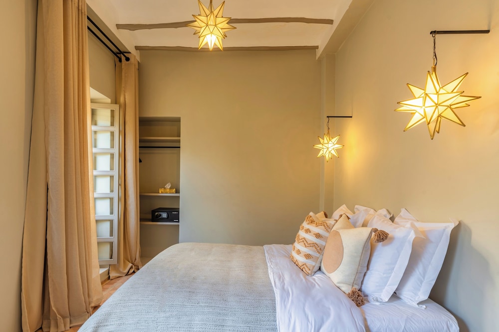 Riad XO Amira Victoria 25/50
