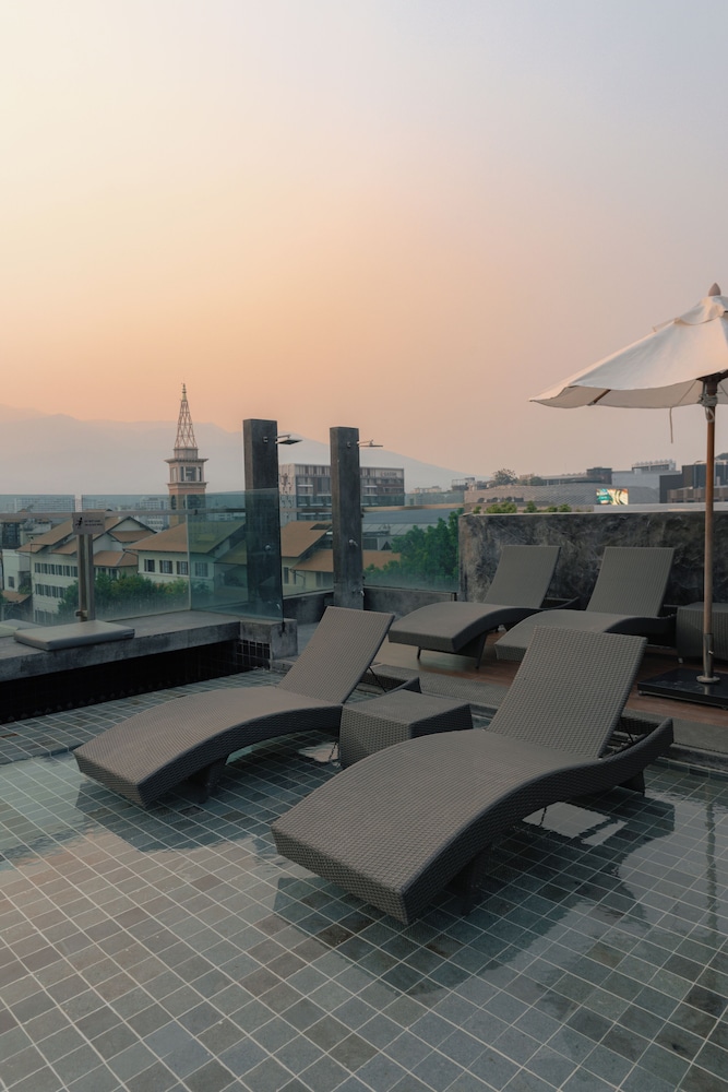 Art Mai Gallery Nimman Hotel 64/69