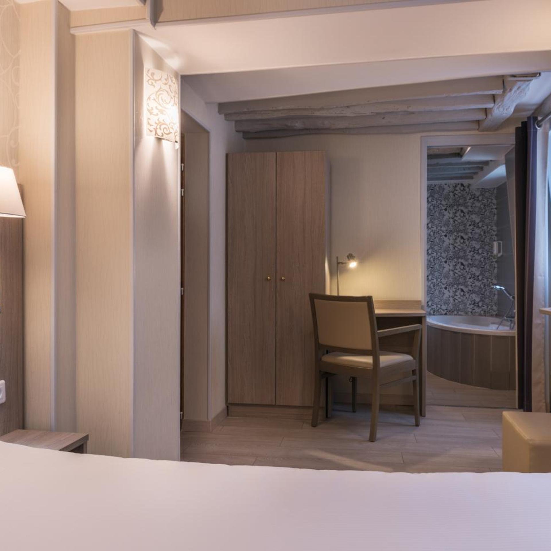 Louest Hotel 21/50