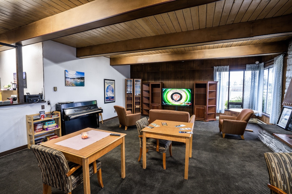 Blue Coast Inn and Suites 28/41