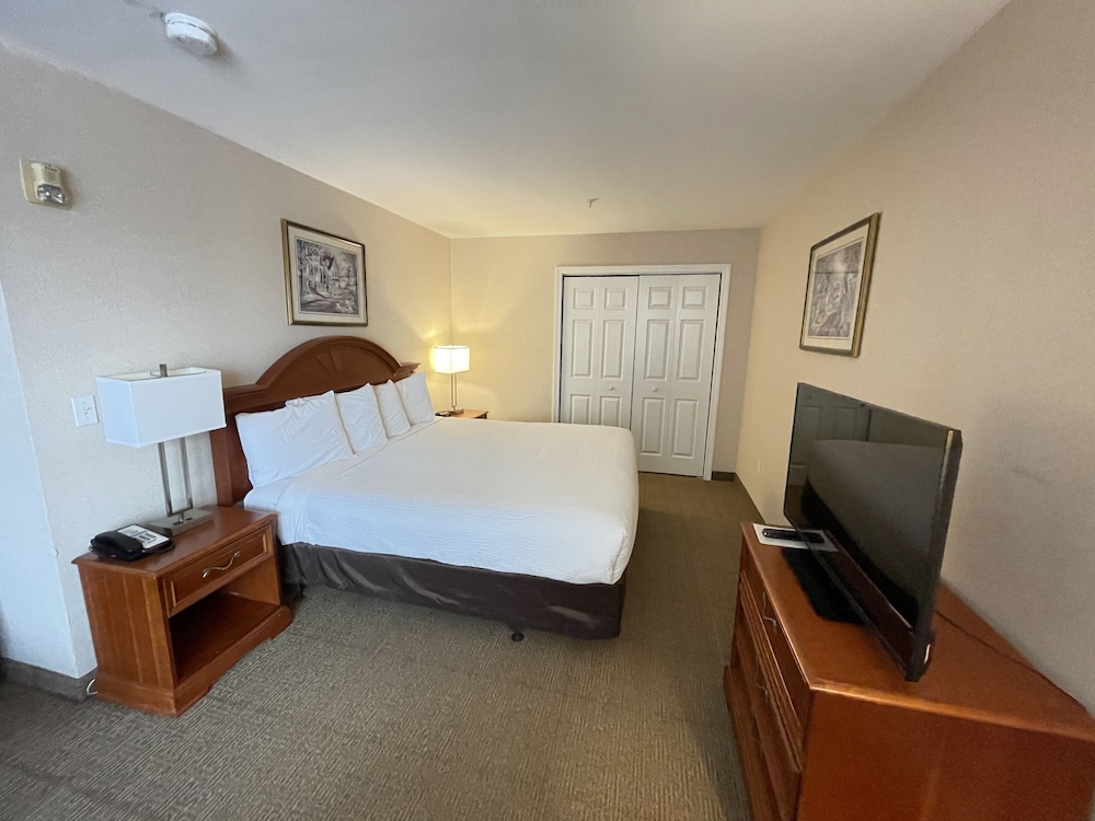 Smart Suites, an Ascend Collection Hotel 15/50
