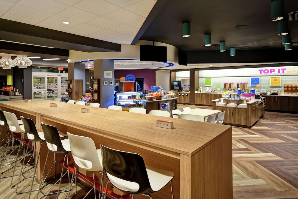 Tru by Hilton Pigeon Forge, TN 43/55