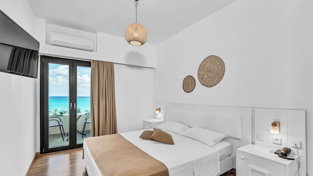 Sunset Beach Hotel 12/50