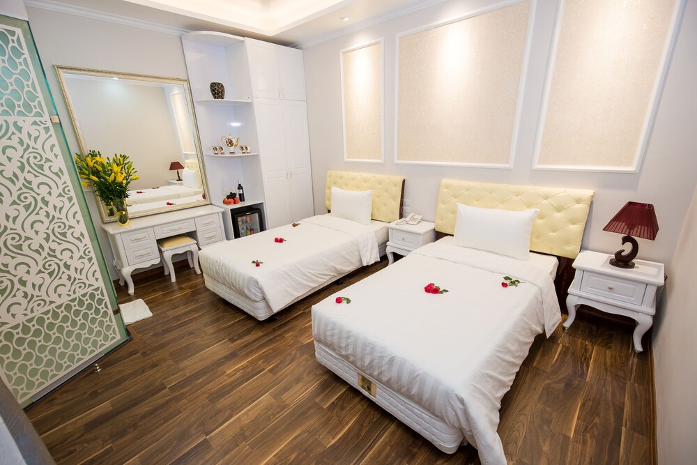 Little Hanoi Deluxe Hotel 40/55