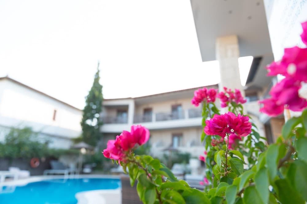 Stamos Hotel 41/48