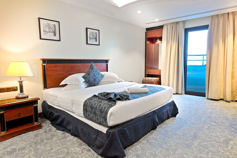 فندق كراون تاور(Crown Tower Hotel) 11/47