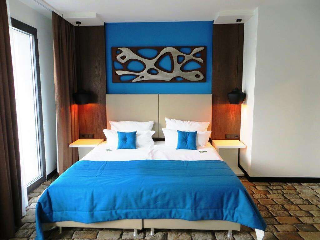 SUPERIOR, TWIN BEDS