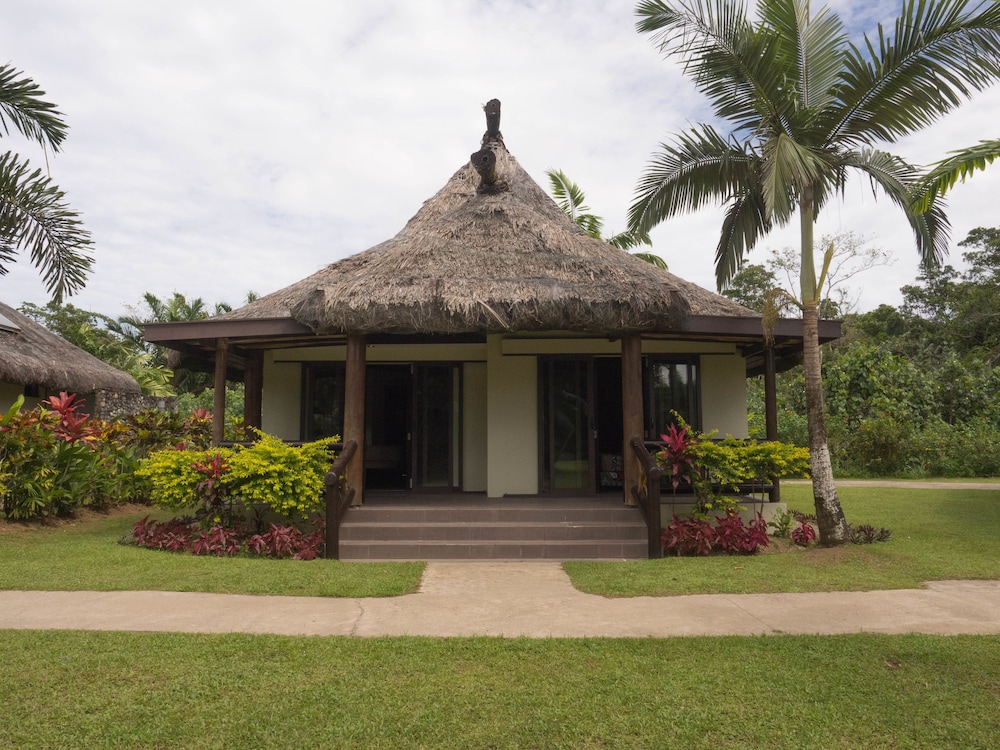 Uprising Beach Resort 68/72
