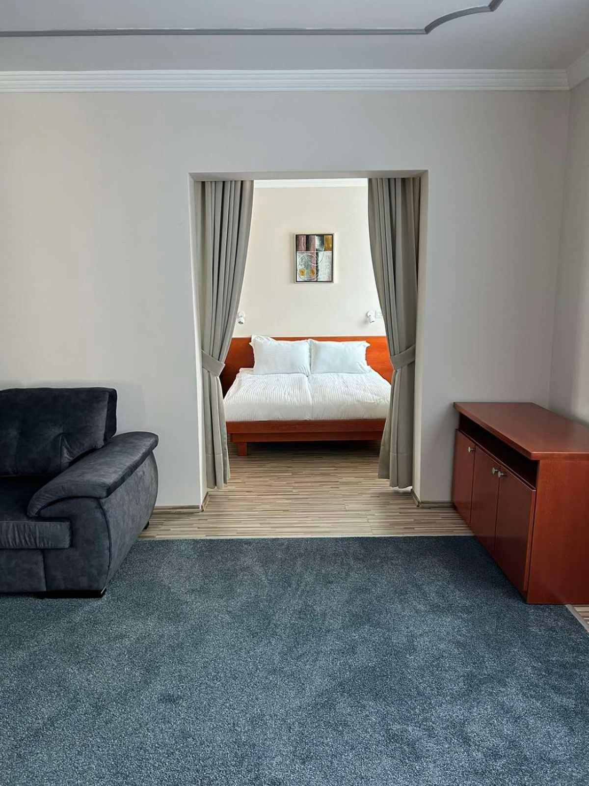 Bosna Hotel Ilidza 35/55