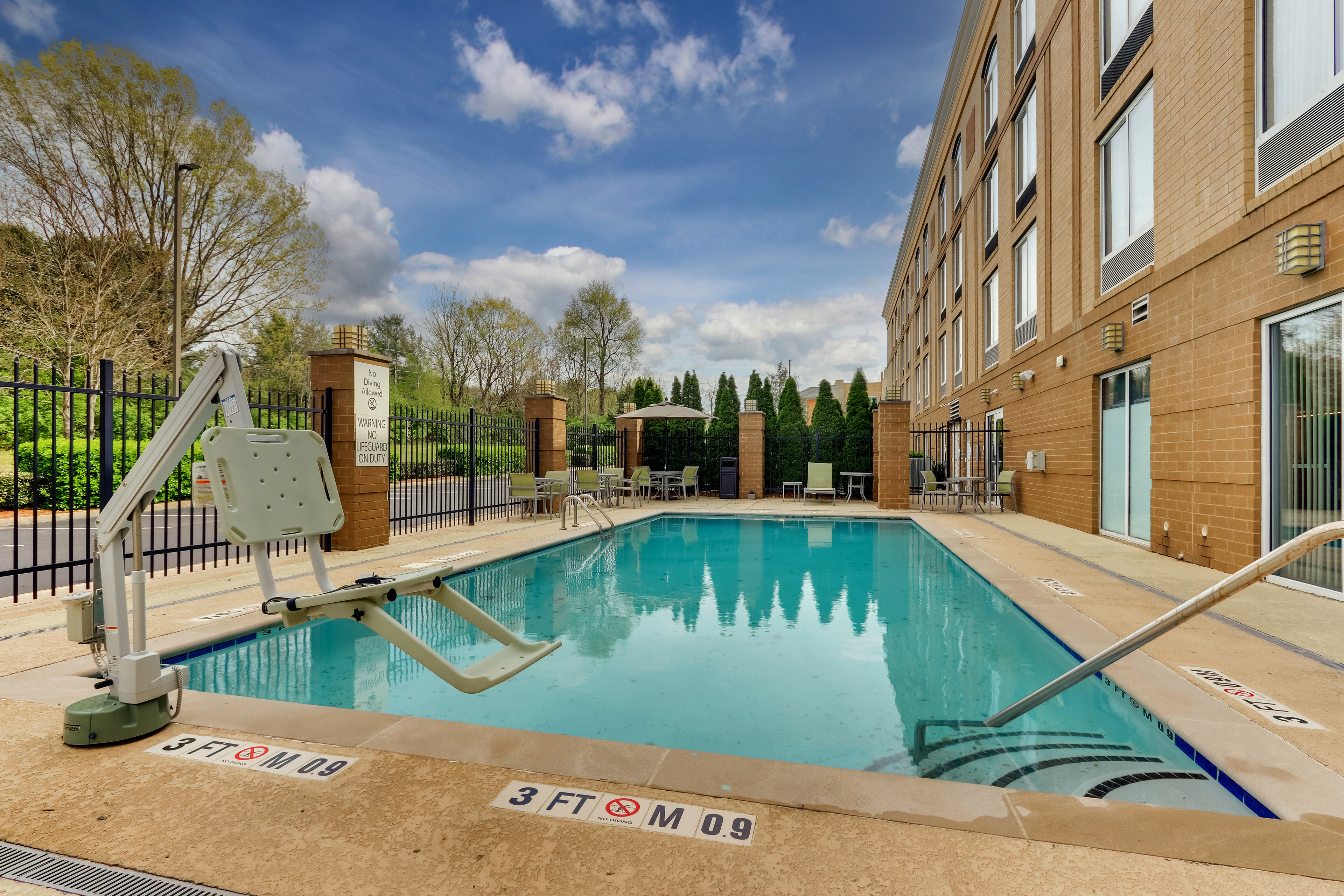HOLIDAY INN FRANKLIN - COOL SPRINGS 61/64