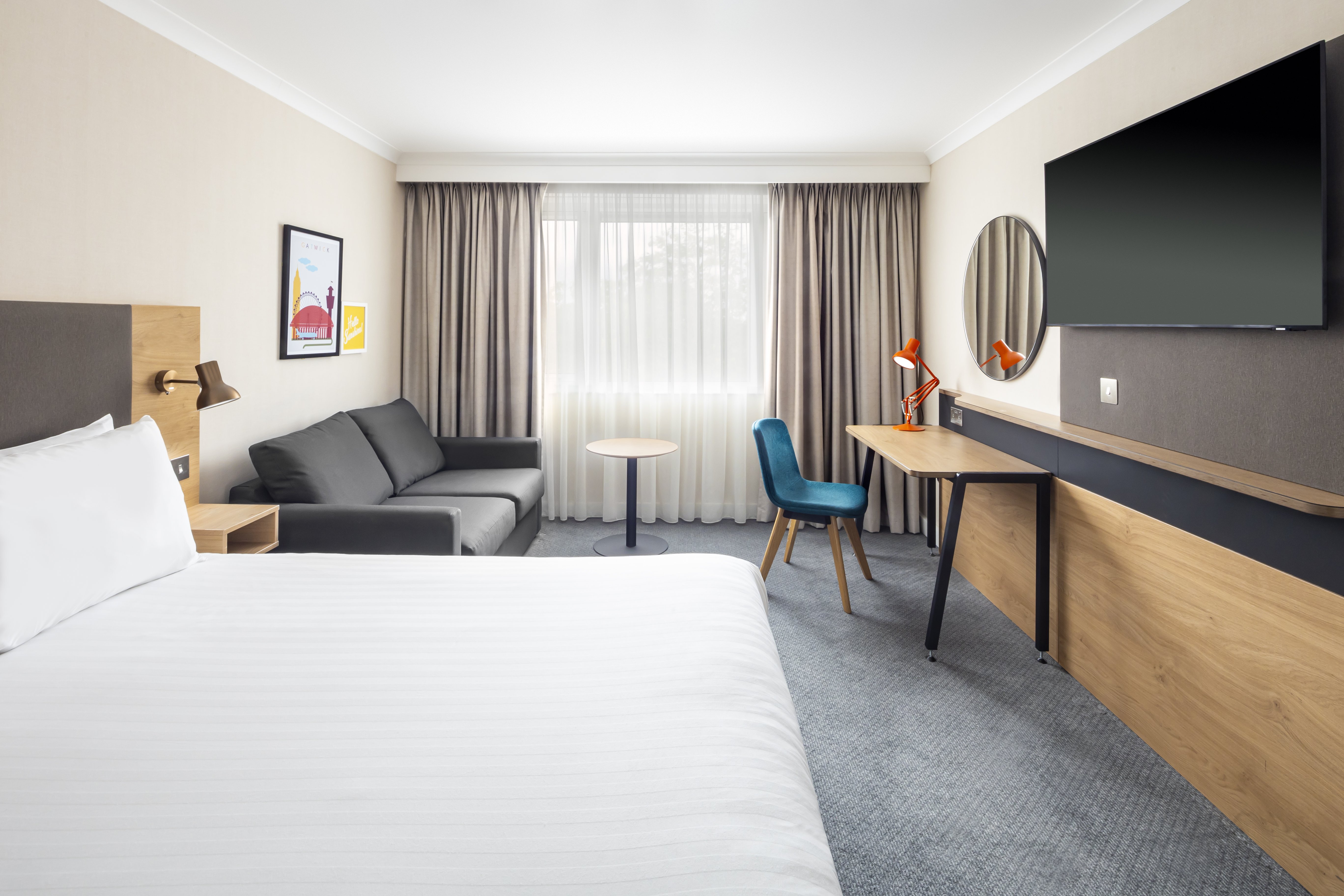 Holiday Inn Gatwick Airport 31/75