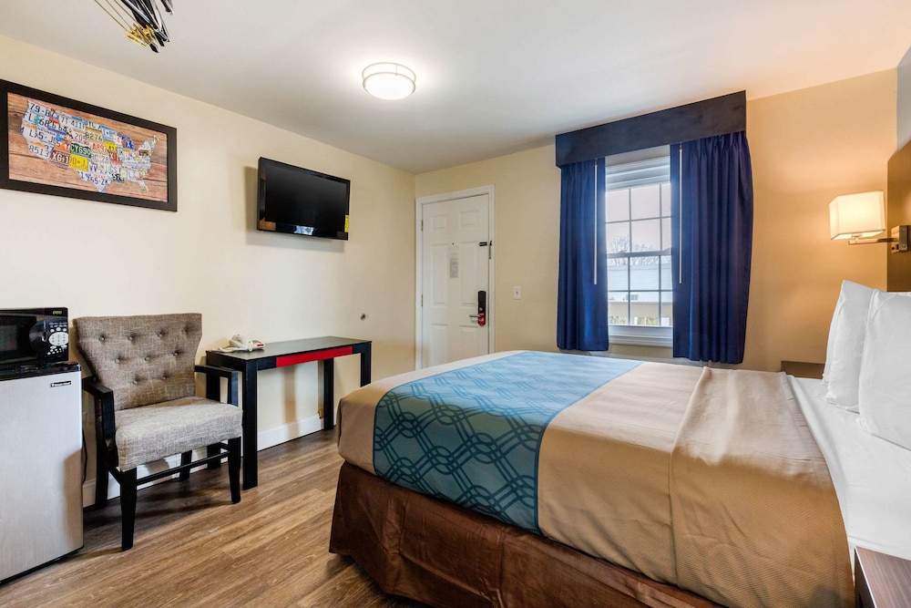 Econo Lodge West Yarmouth on Cape Cod 21/38