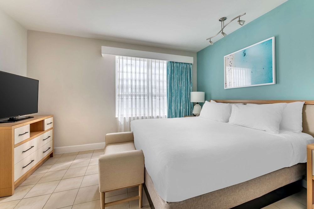 1 BEDROOM, PLUS, SUITE, KING BED, SOFA
