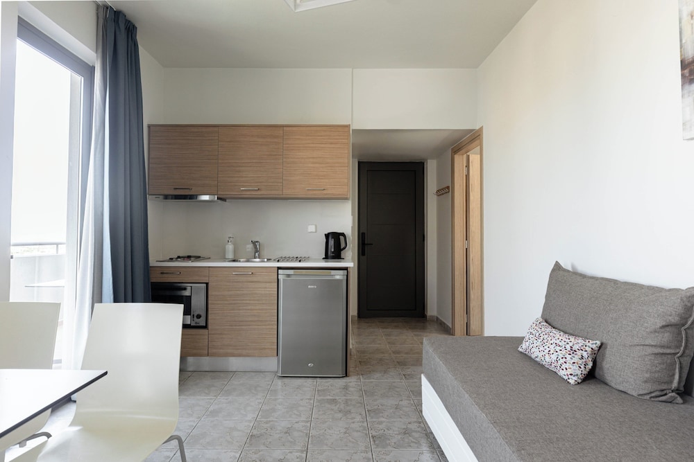 Bella Vista Hotel Apartments 6/49