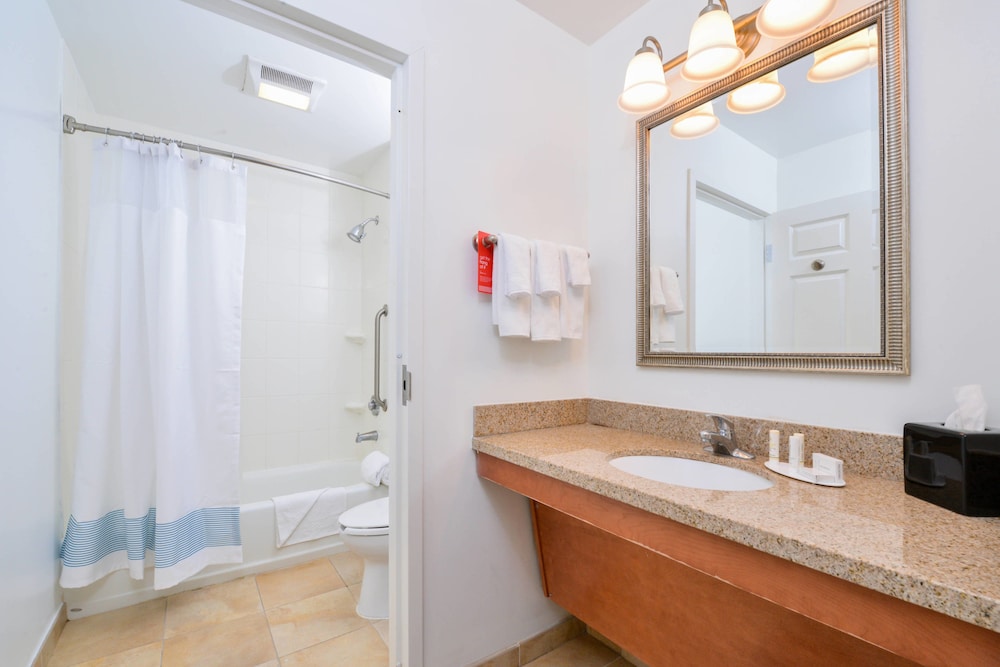 Towneplace Suites Thousand Oaks Ventura County 12/34