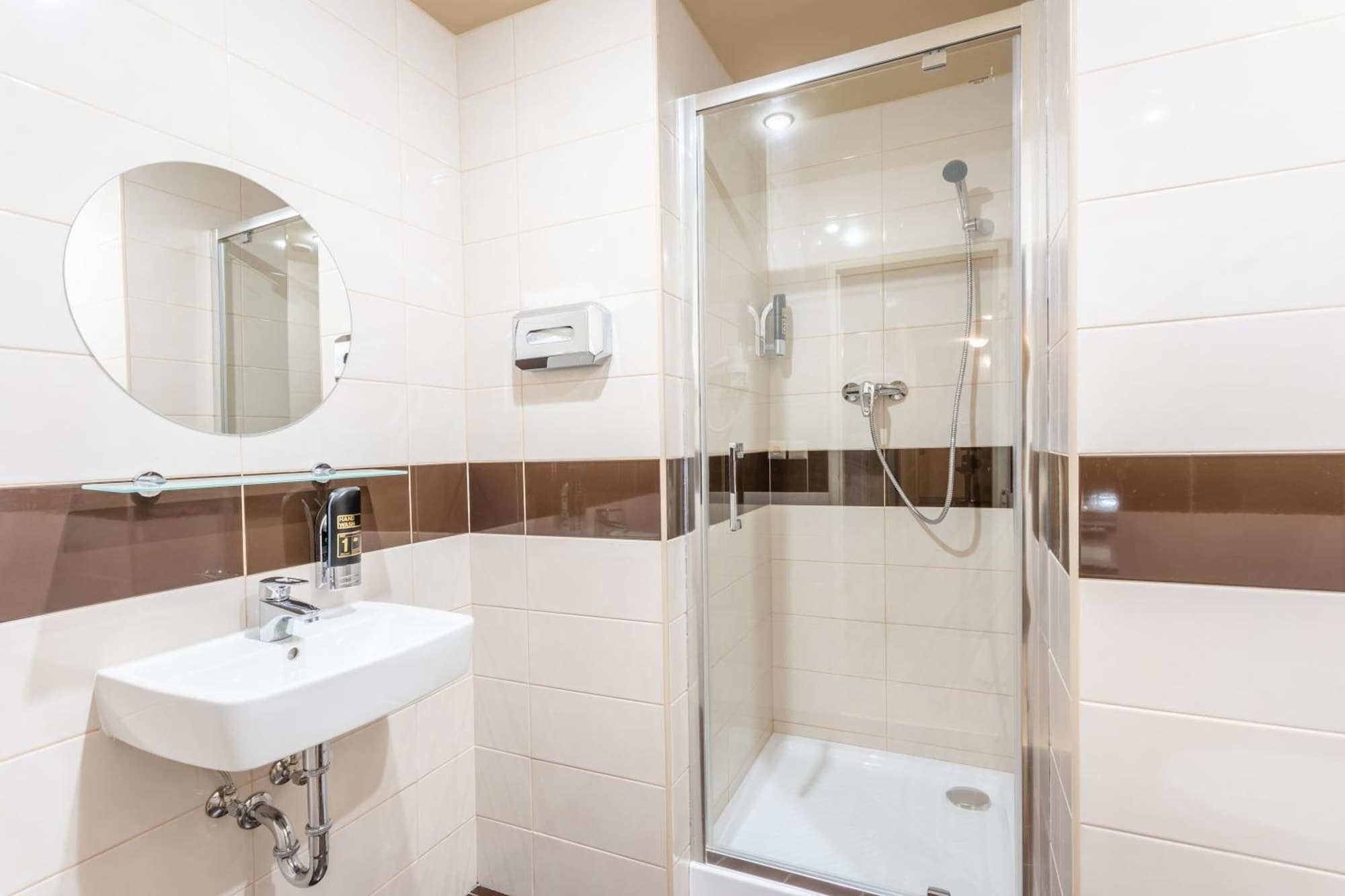 غرفة سوبيريور ثلاثية بسرير مزدوج وسرير فردي، Prague Centre Superior Hotel 10/10