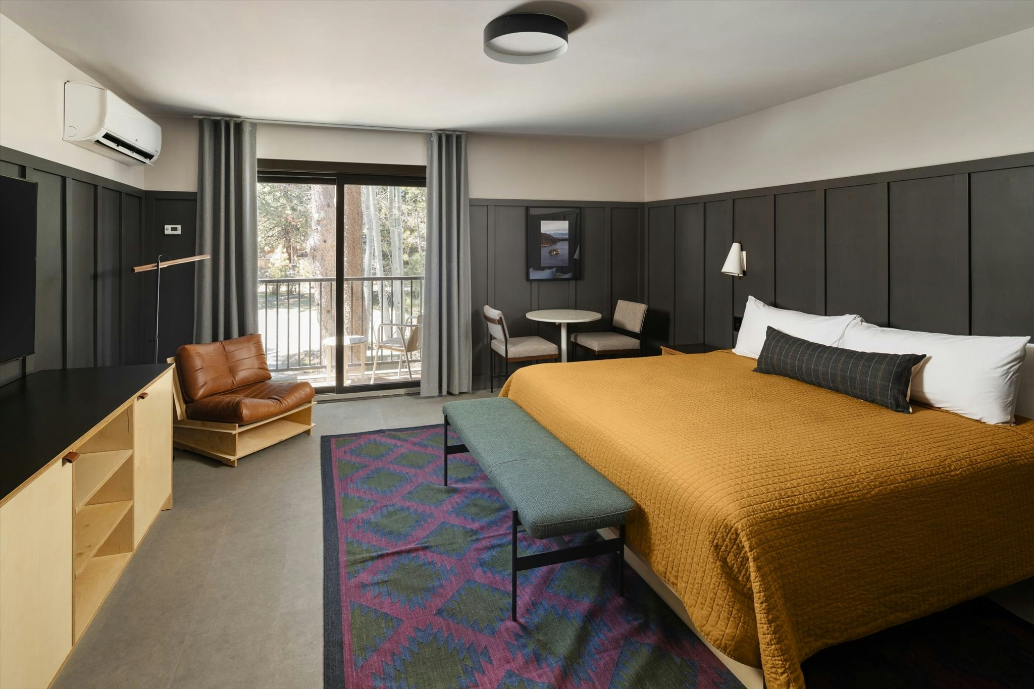 The Coachman Hotel 7/39