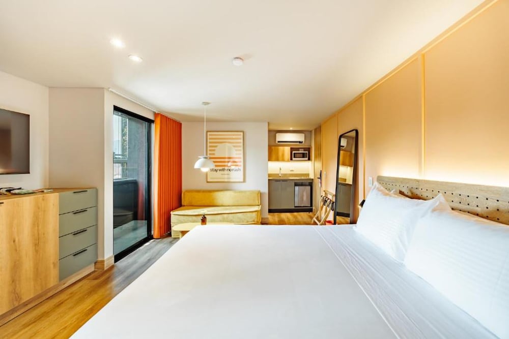 FAMILY, APARTMENT, MULTIPLE BEDS, BALCONY