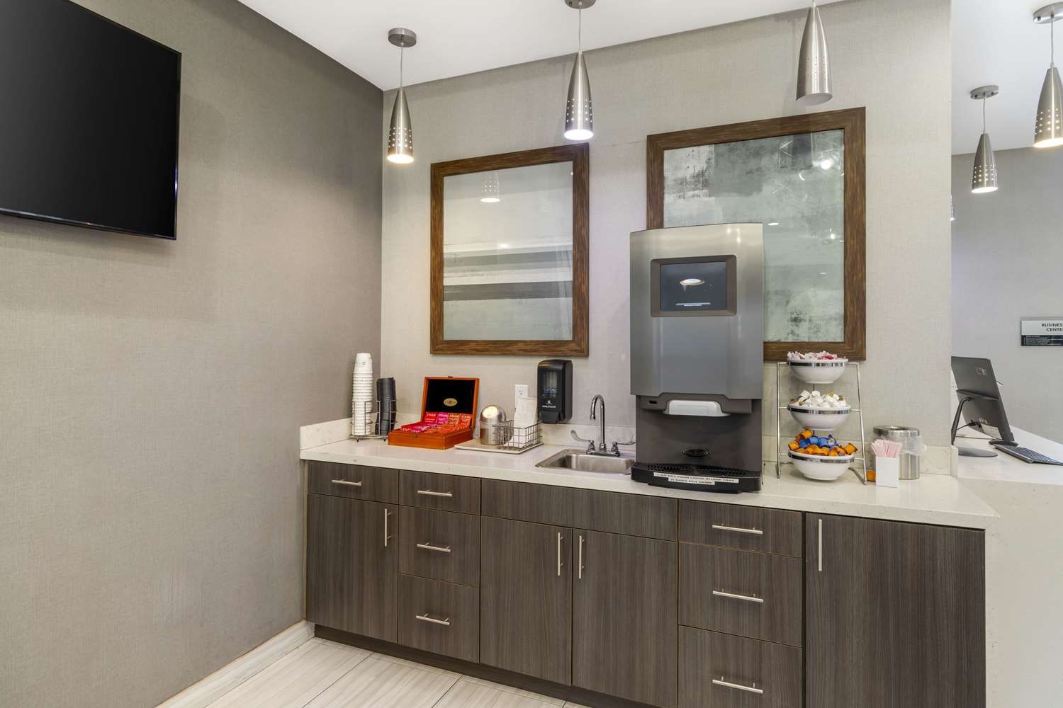 Best Western Plus Gardena Inn & Suites 36/36