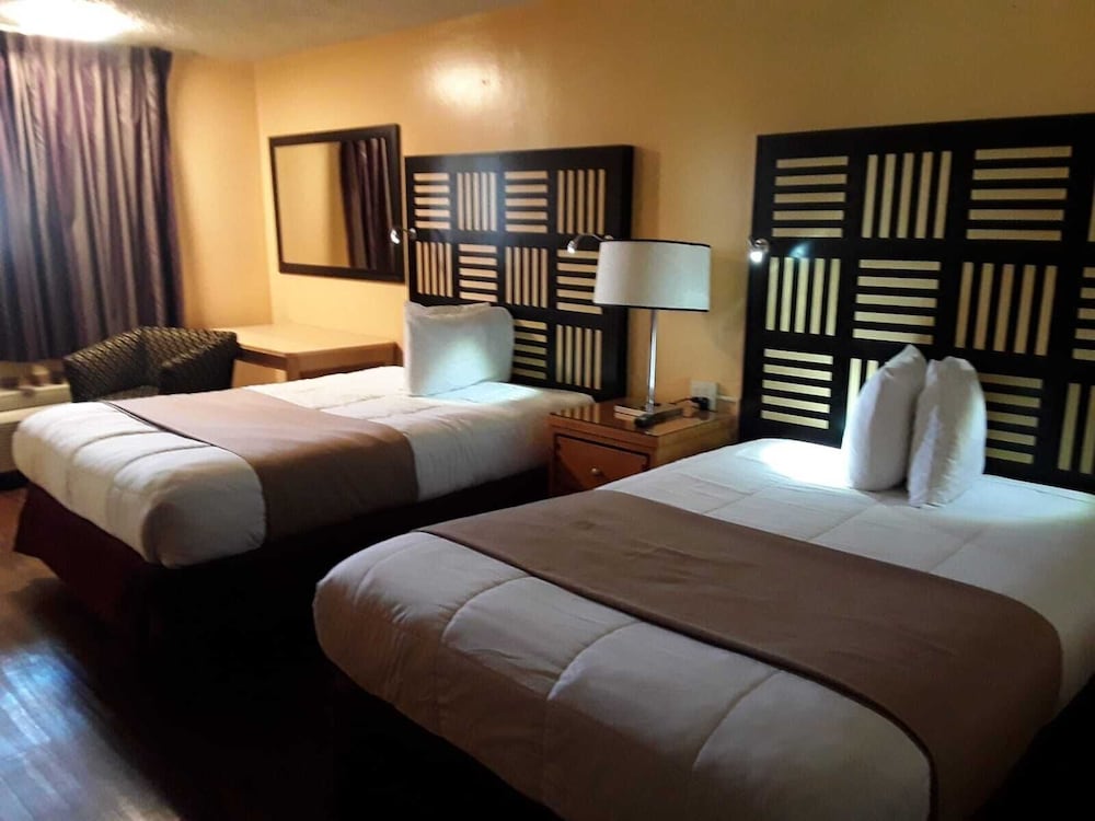 Motel M Lewisburg 14/42
