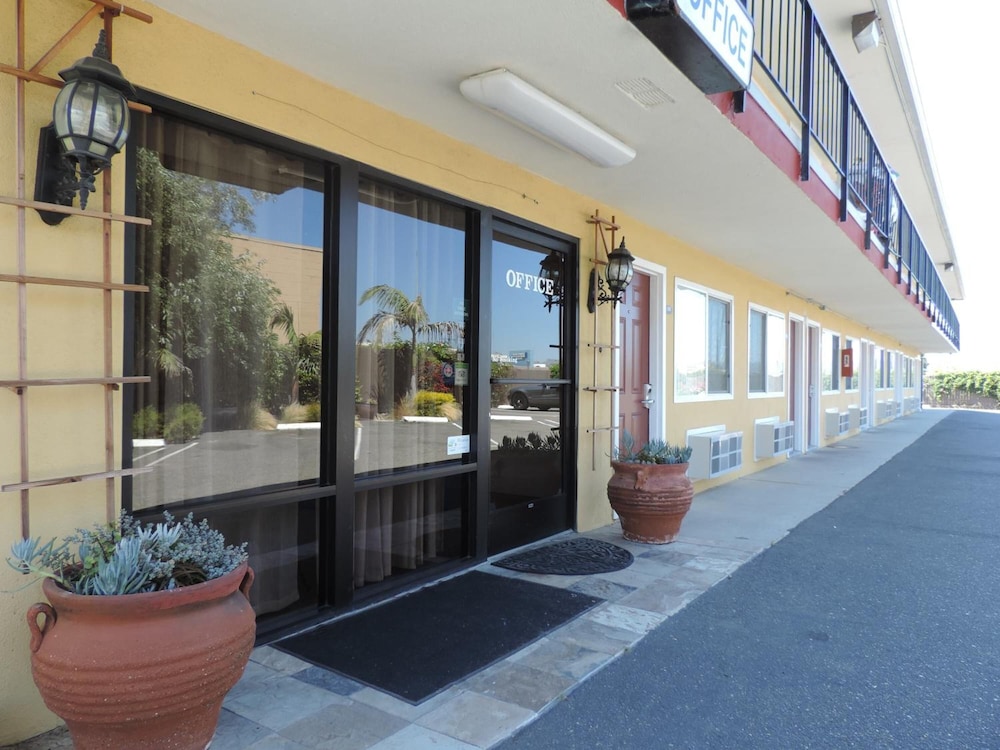 Lotus Of Lompoc - A Great Hospitality Inn 13/32
