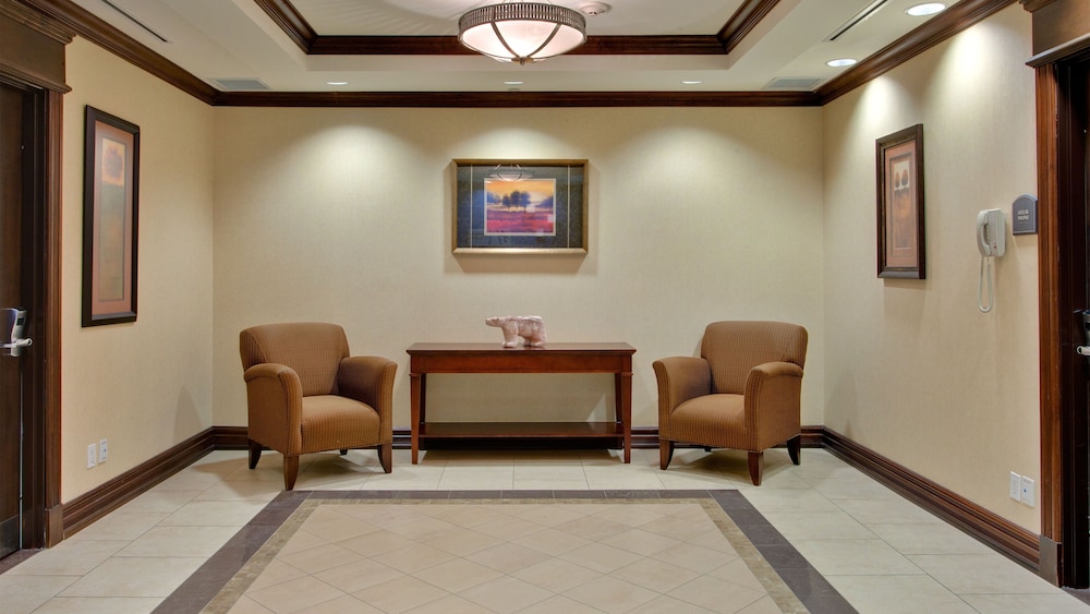 Holiday Inn Express Suites 20/66