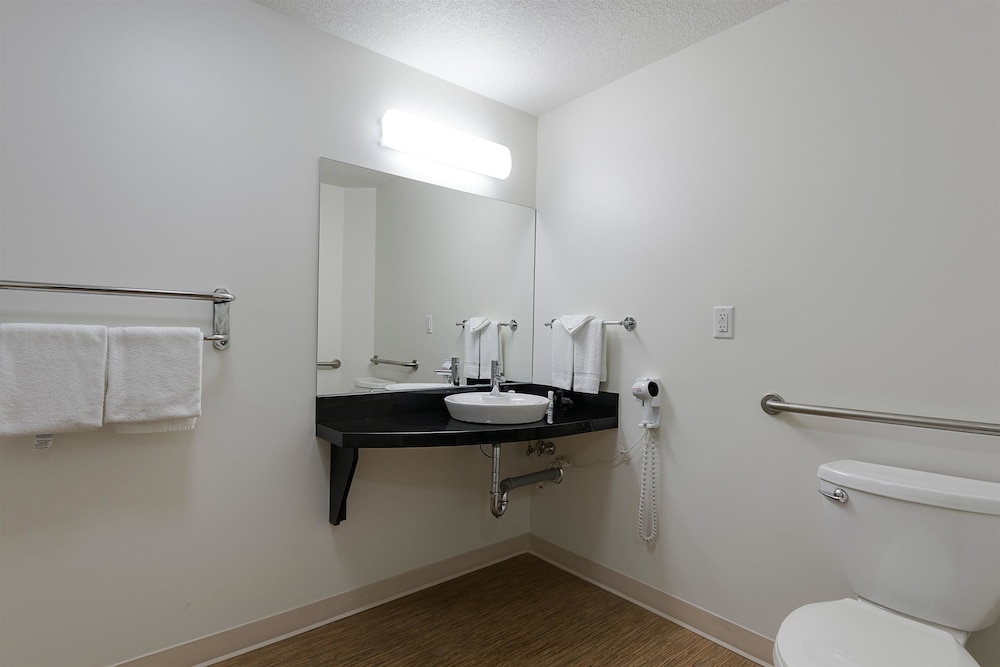 Motel6 Brandon, MB 46/46