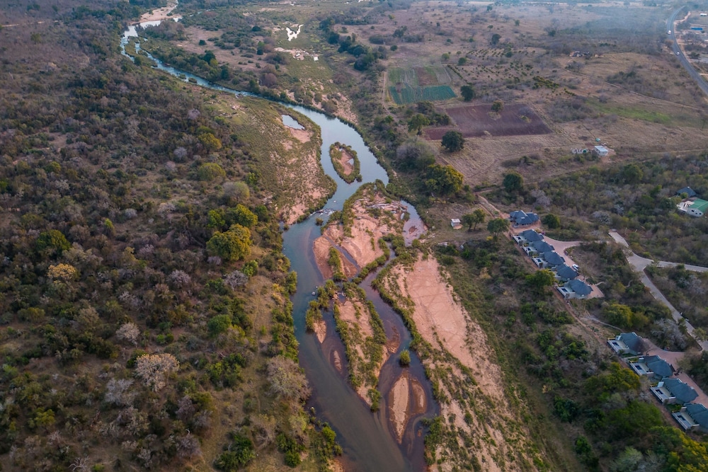 Leopard Sands Kruger Park 38/50