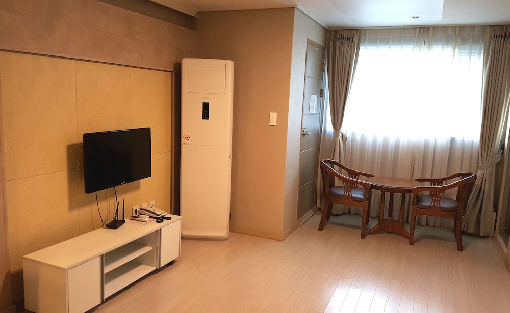 Hotel Joy 26/49
