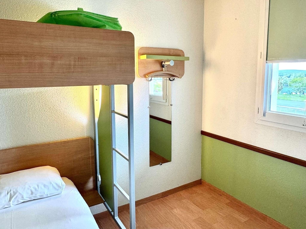 Ibis Budget Cosne Sur Loire 25/51