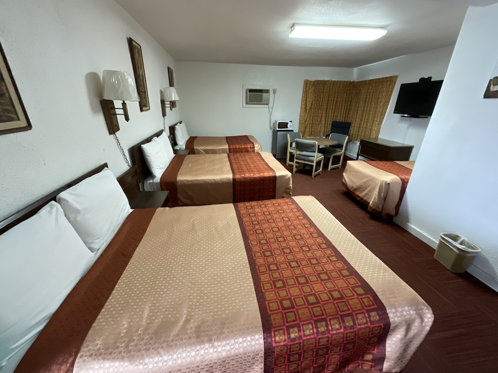 Family, 1 Single and 3 Double Beds