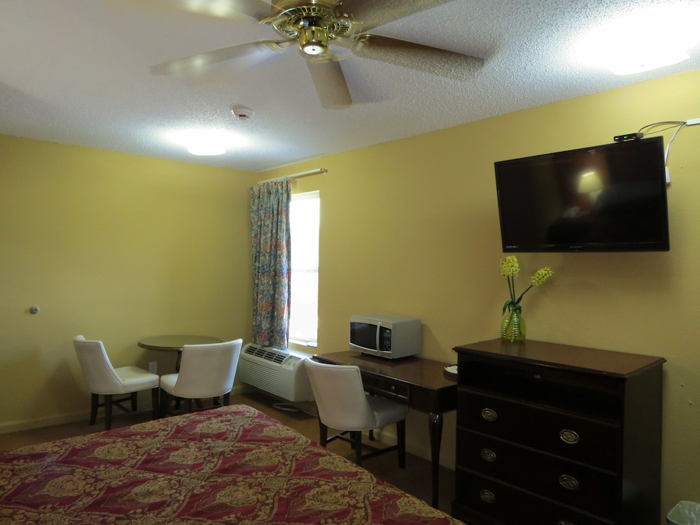 First Western Inn Caseyville 40/48