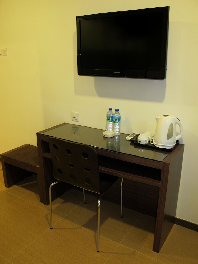Eight Days Boutique Hotel @ Impianemas Skudai 42/47
