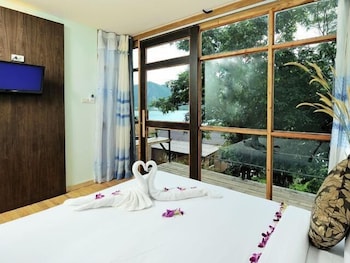 PHI PHI SEA SKY RESORT 17/66