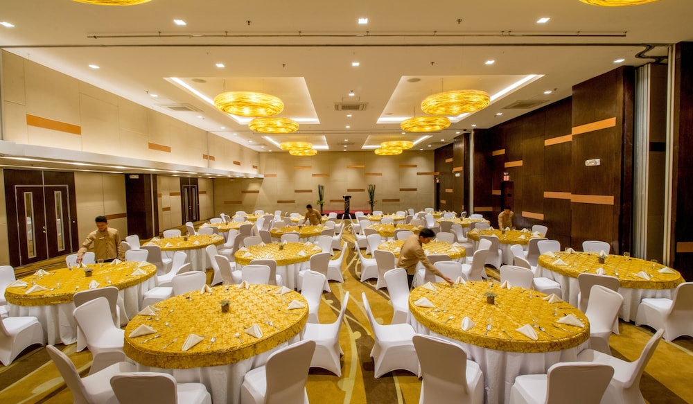 Bayfront Hotel Cebu - North Reclamation 59/67