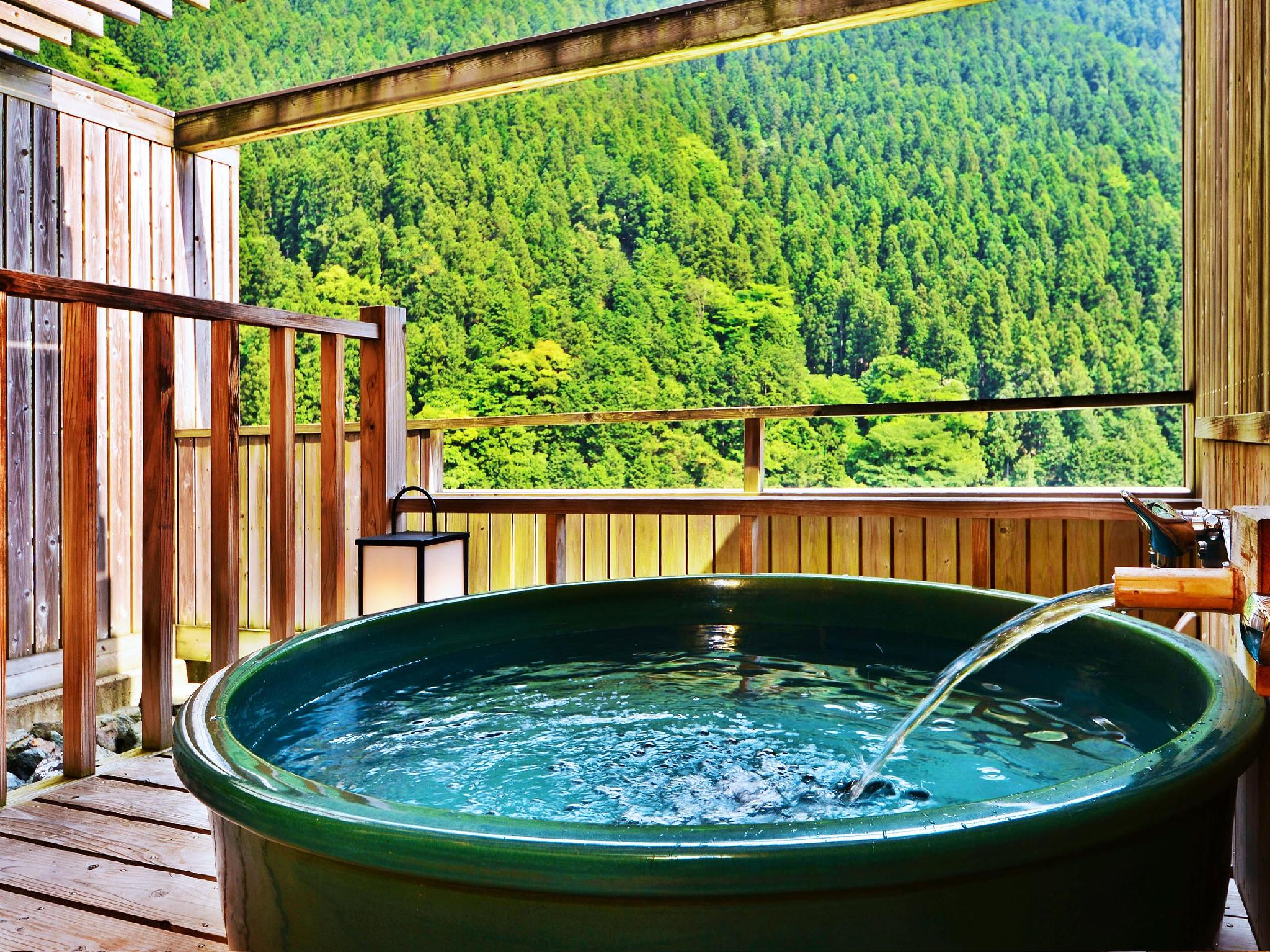 Japanese Western, No Bathroom