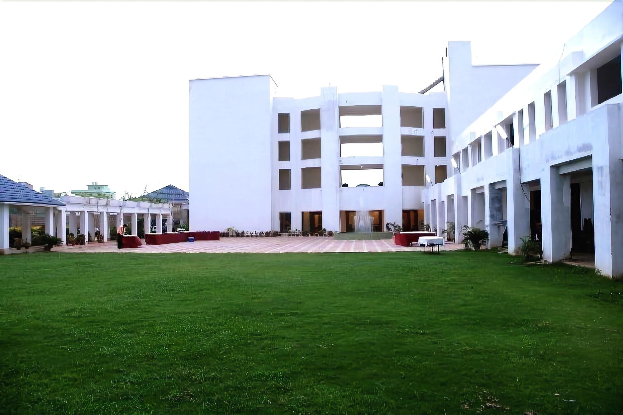 Blue Lily Beach Resort 14/18