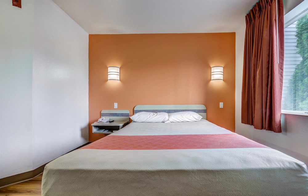 Motel6 Roseburg, OR - I-5 23/44