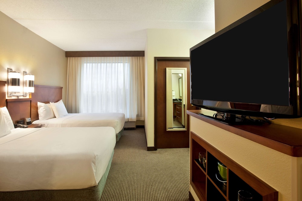 Hyatt Place Atlanta Arpt North 7/71
