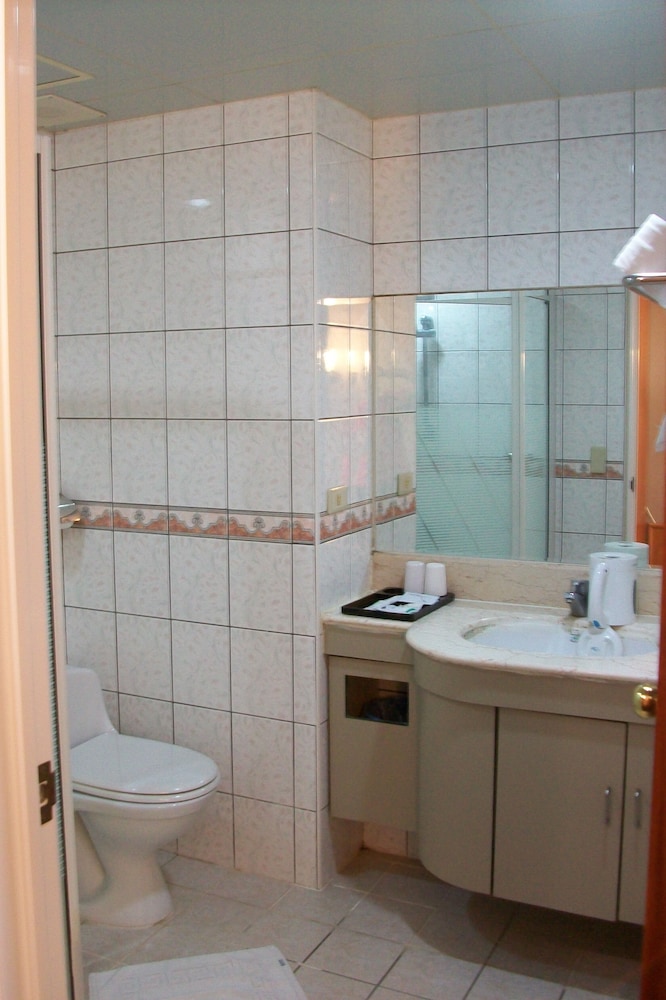 KinSa Holiday Hotel 18/19