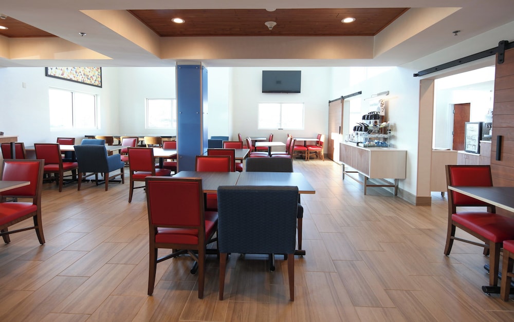 Holiday Inn Express Hotel Suites Cincinnati Se Newport 54/70