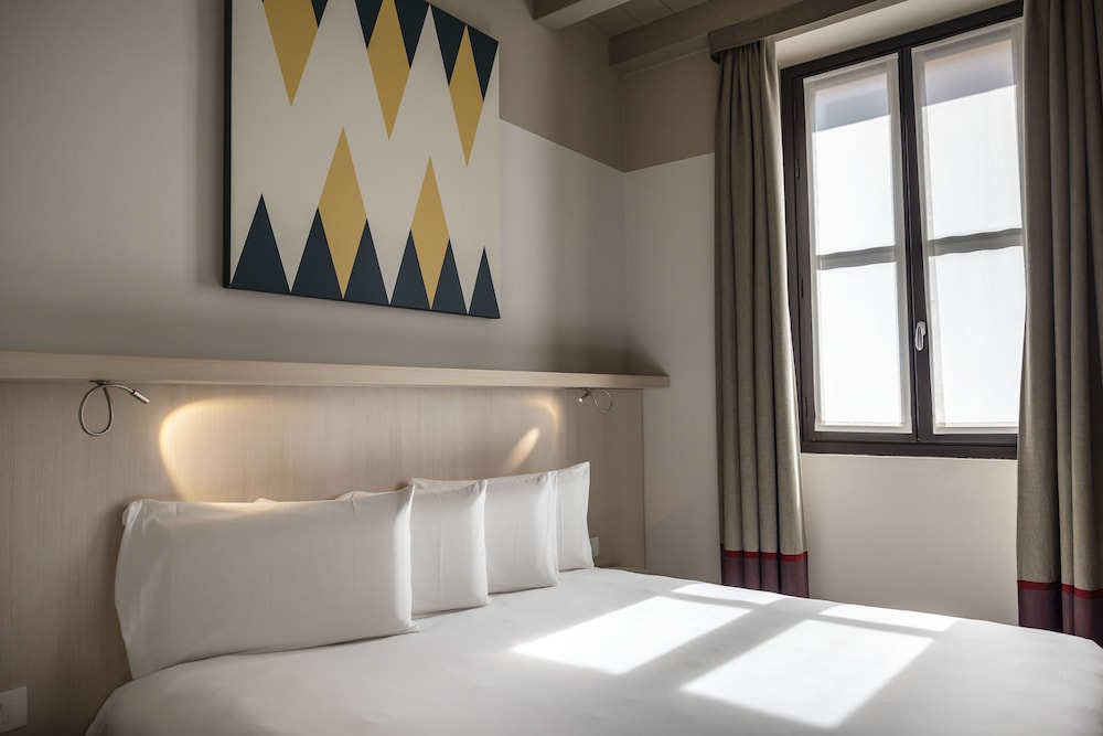 Savona 18 Suites 26/74