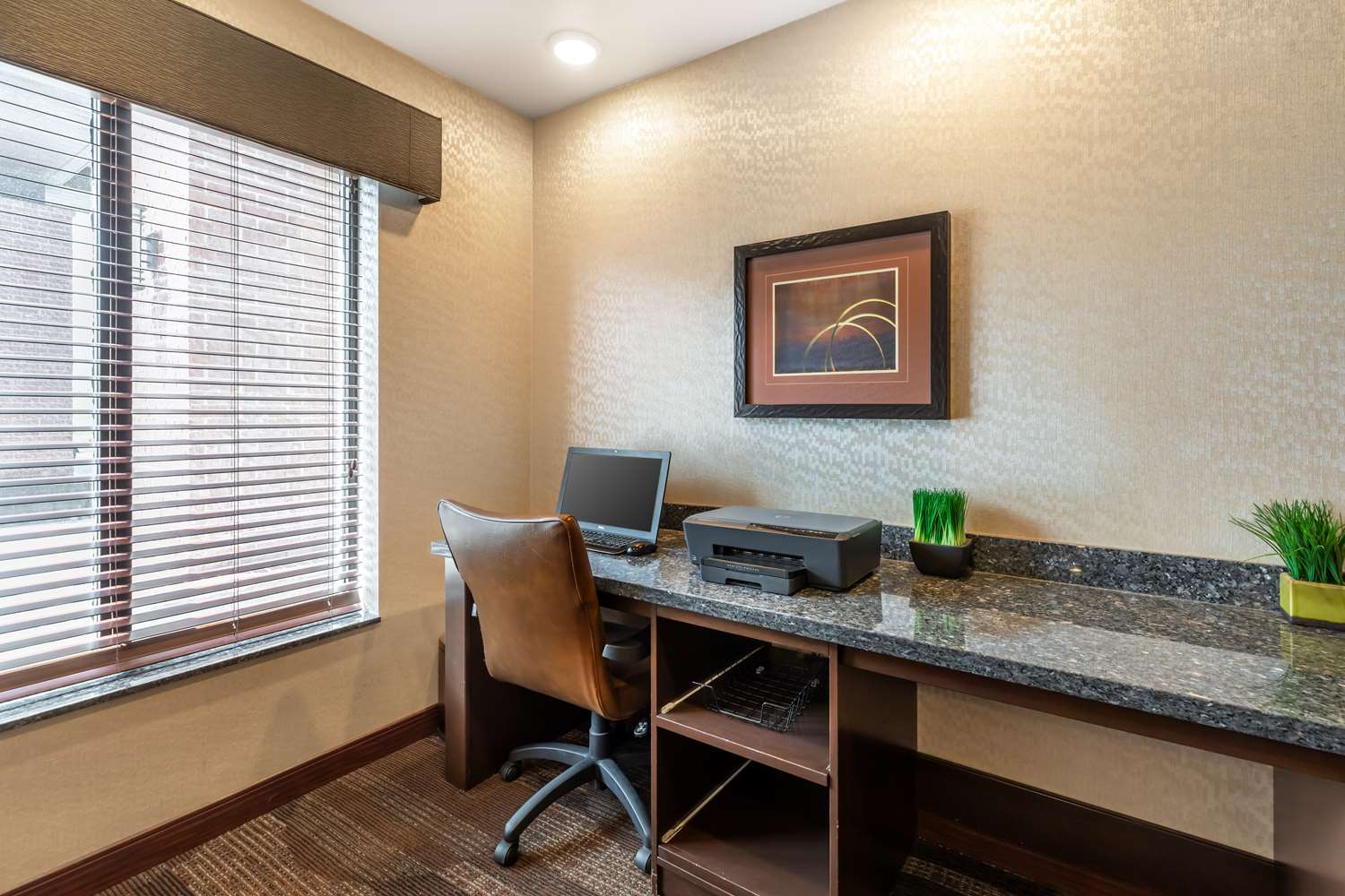 Best Western Plus Casper Inn & Suites 29/33