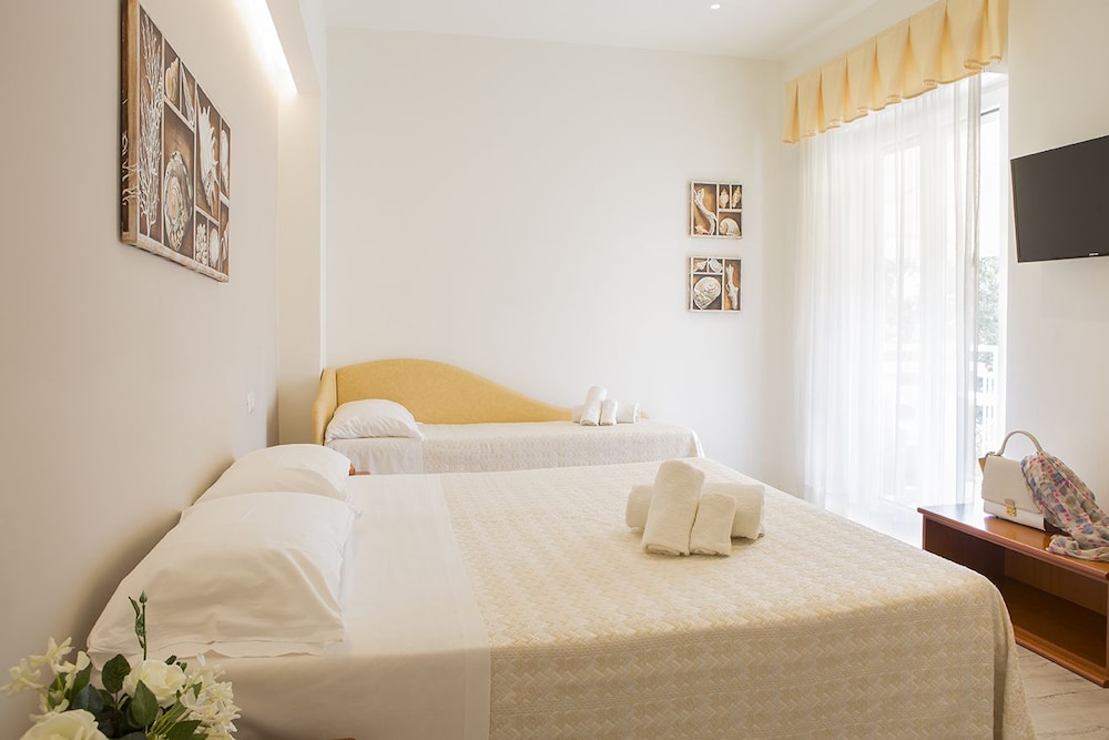Hotel Pacific 3/39