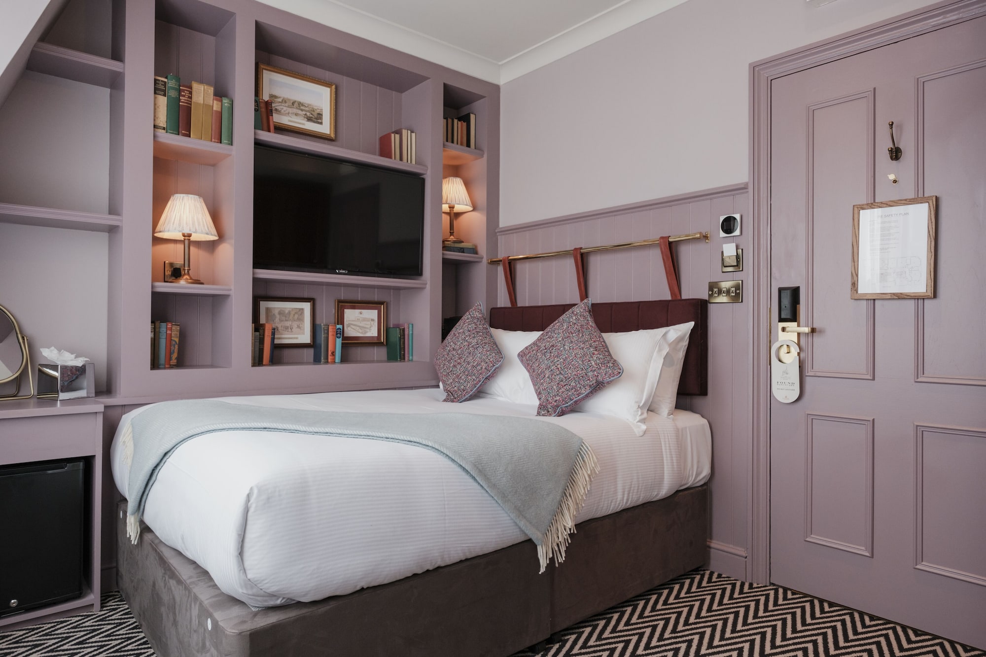 BASIC, DOUBLE BED