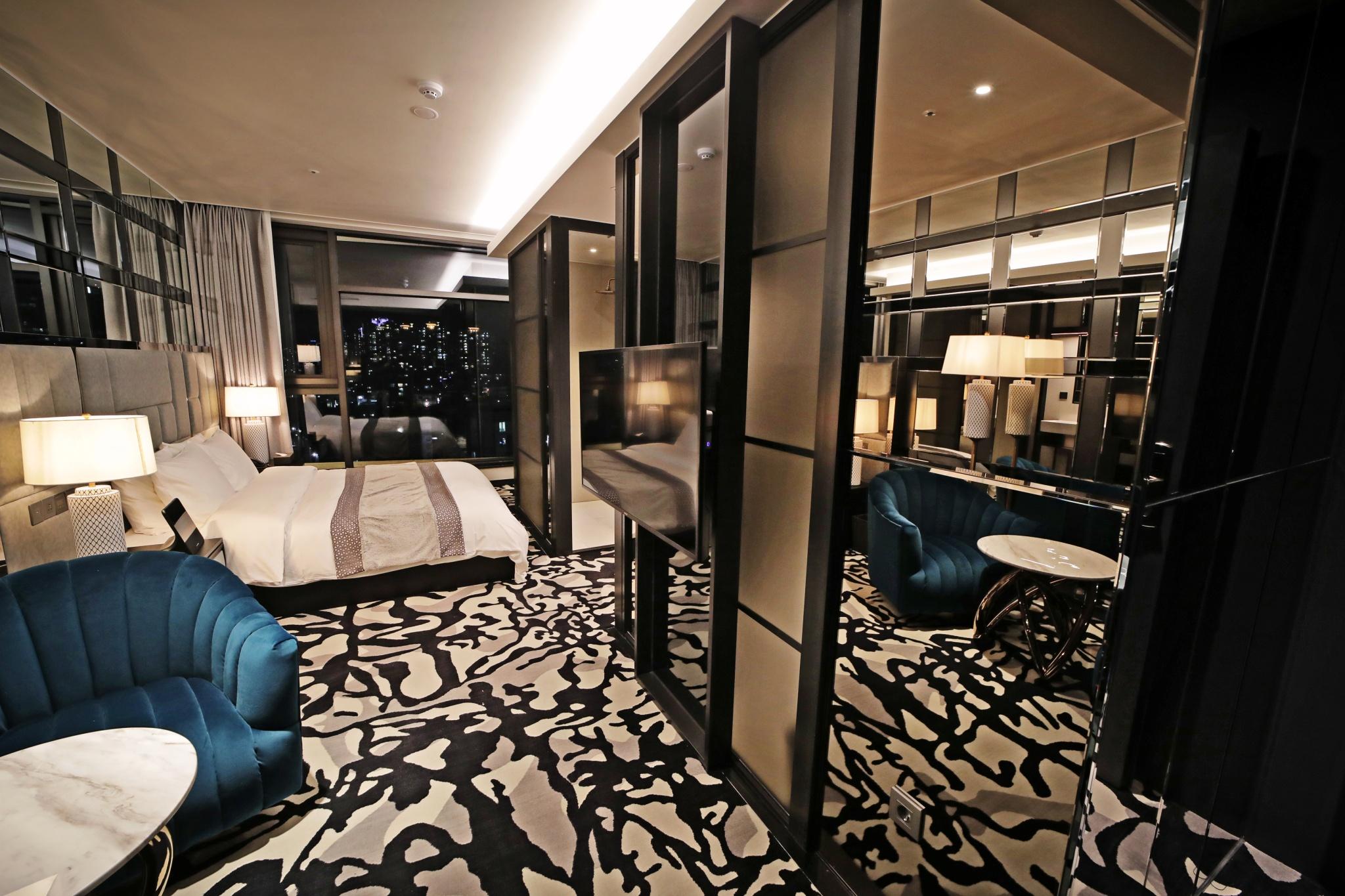 Platinum, Ocean View