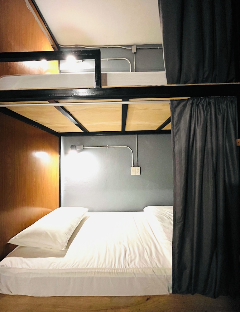 The Backpack Hostel 16/44