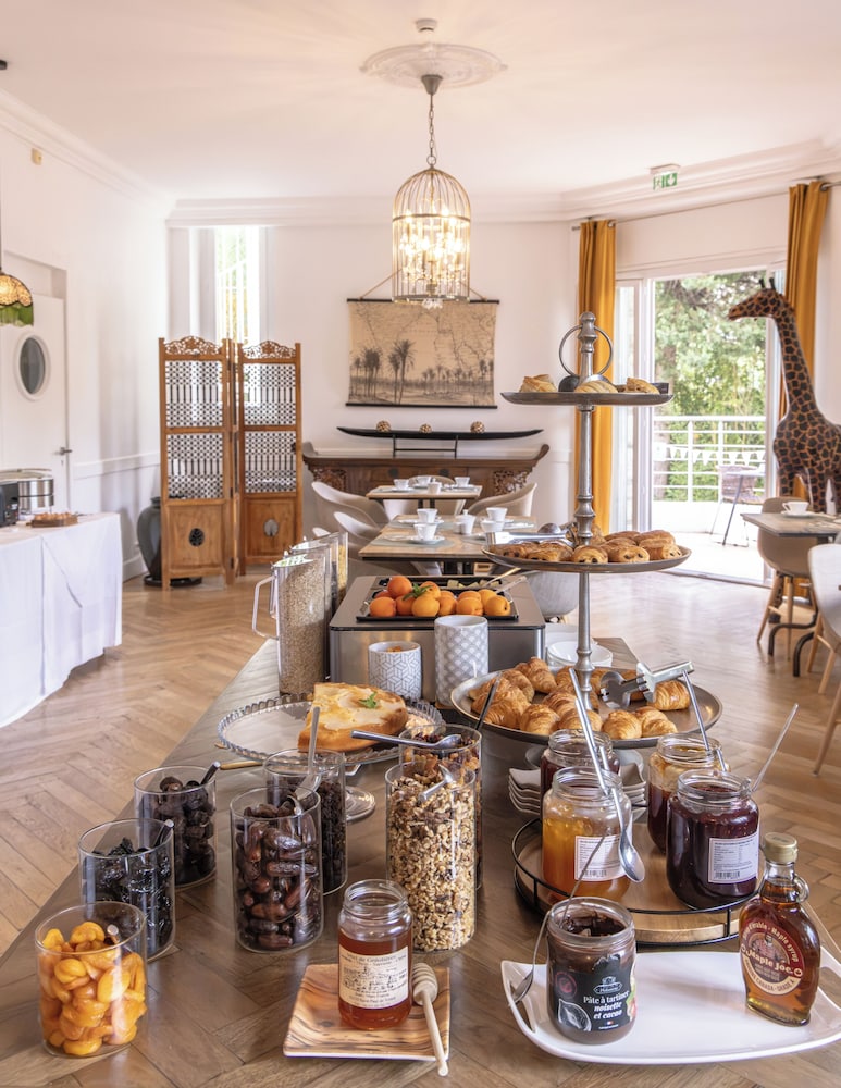 La Villa Cap D Antibes 65/77