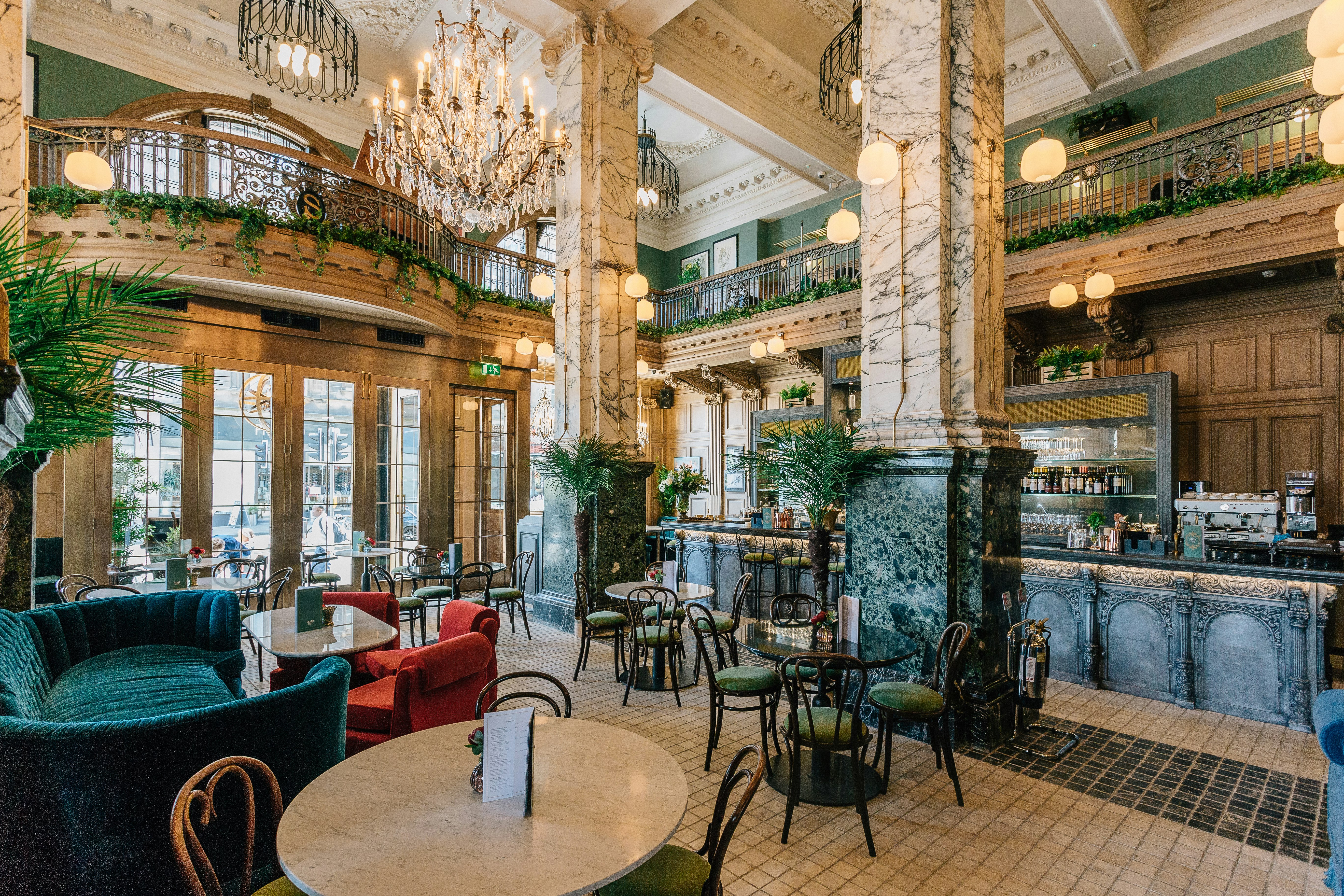 Scotsman Hotel 39/50